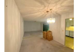 400 S Luna Ct, Hollywood, FL 33021, Sold 09/17/21