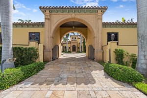 MLS# R10727550, West Palm Beach, Florida 33407