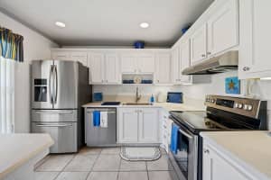 7032 SW 23rd St, Davie, FL 33317, Sold 10/13/21