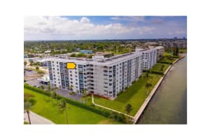 301 Lake Shore Dr, Lake Park, FL 33403, Sold 09/30/21