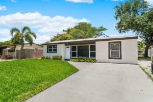 431 Seminole Dr, Lake Worth, FL 33462, Sold 01/14/22