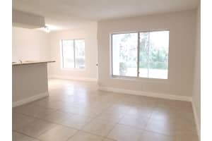 815 W Boynton Beach Blvd, Boynton Beach, FL 33426, Sold 08/04/21