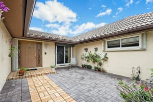 10462 Greentrail Dr N, Boynton Beach, FL 33436, Sold 08/03/21
