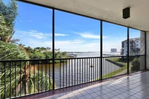 11370 12 Oaks Way, North Palm Beach, FL 33408, Sold 08/13/21