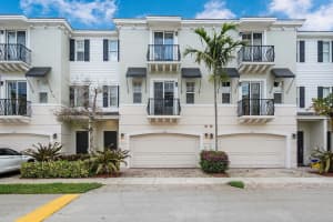 609 NW 38th Cir, Boca Raton, FL 33431, Sold 08/16/21