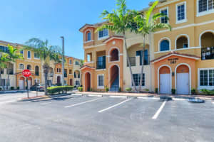 141 NW 2nd Ave, Hallandale Beach, FL 33009, Sold 08/31/21