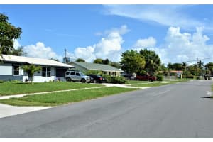 1472 7th St, West Palm Beach, FL 33401, Sold 11/18/21