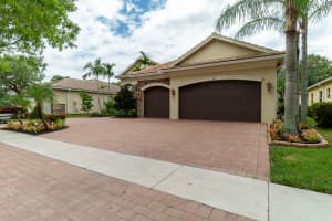 8341 Butler Greenwood Dr, Royal Palm Beach, FL 33411, Sold 08/12/21