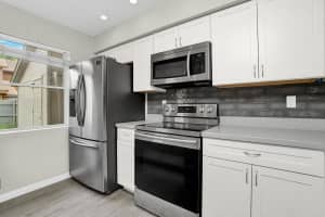 822 Sandtree Dr, Palm Beach Gardens, FL 33403, Sold 09/30/21