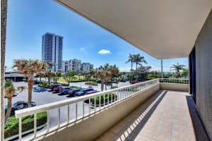 5540 N Ocean Dr, Riviera Beach, FL 33404, Sold 11/30/21
