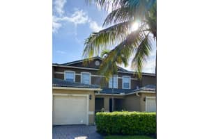 2762 SE Birmingham Dr, Stuart, FL 34994, Sold 01/03/22