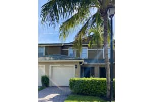 2762 SE Birmingham Dr, Stuart, FL 34994, Sold 01/03/22