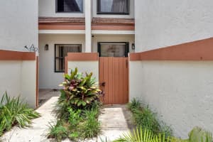12725 Shoreline Dr #6c, Wellington, FL 33414, Sold 09/14/21