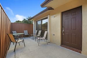 172 Springdale Cir, Palm Springs, FL 33461, Sold 08/25/21