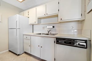 641 Executive Center Dr P102, West Palm Beach, FL 33401, Sold 08/18/21