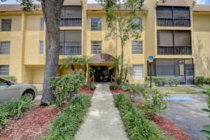 490 NW 20th St, Boca Raton, FL 33431, Sold 08/16/21