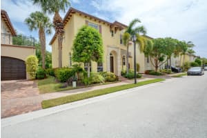 103 Via Poinciana Ln, Boca Raton, FL 33487, Sold 11/01/21