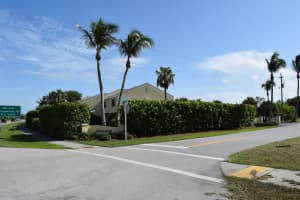 2707 N Hwy A1A, Fort Pierce, FL 34949, Sold 01/07/22