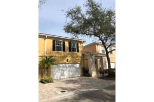 19 Oakland Ct, Jupiter, FL 33469, Sold 08/13/21