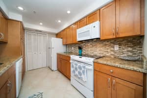 899 Jeffery St, Boca Raton, FL 33487, Sold 09/03/21