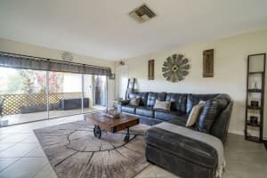 995 Hibiscus Dr, Royal Palm Beach, FL 33411, Sold 09/21/21