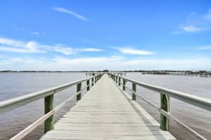 175 SE St Lucie Blvd APT E152, Stuart, FL 34996, Sold 09/10/21