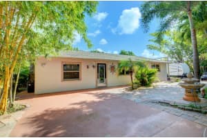 2745 Worcester Rd, Lake Worth, FL 33462, Sold 11/04/21