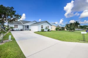 4120 SE Jacaranda St, Stuart, FL 34997, Sold 11/16/21
