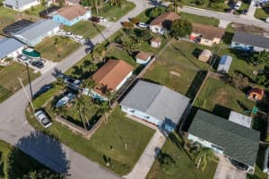 2462 SE Jackson St, Stuart, FL 34997, Sold 11/02/21