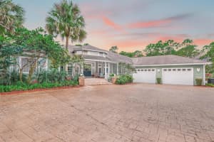 102 NE Charleston Oaks Dr, Port St. Lucie, FL 34983, Sold 11/23/21