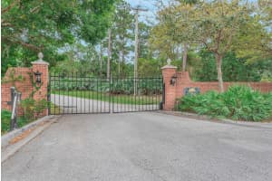 102 NE Charleston Oaks Dr, Port St. Lucie, FL 34983, Sold 11/23/21