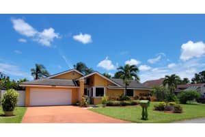 632 NE 203rd Ln, Miami, FL 33179, Sold 12/10/21