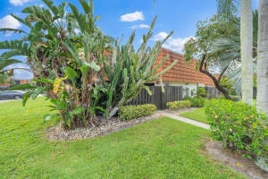 2185 White Pine Cir, Greenacres, FL 33415, Sold 08/31/21