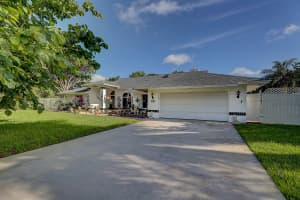 3082 NE Ivy Ln, Jensen Beach, FL 34957, Sold 10/29/21