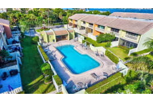 702 NE 20th Ln, Boynton Beach, FL 33435, Sold 11/12/21