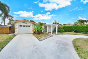 6880 Kingston Dr, Lake Worth, FL 33462, Sold 09/27/21