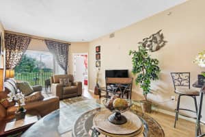 2080 Greenview Shores Blvd, Wellington, FL 33414, Sold 09/01/21