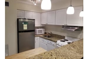 2124 NE 5th Ave, Wilton Manors, FL 33305, Sold 08/30/21