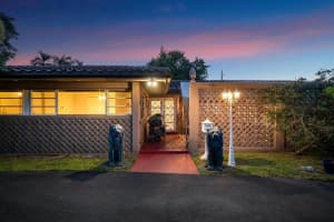 800 N 44th Ave, Hollywood, FL 33021, Sold 08/26/21