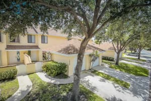 1404 Maplewood Dr, Greenacres, FL 33415, Sold 11/03/21
