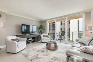 5440 N Ocean Dr, Riviera Beach, FL 33404, Sold 09/20/21