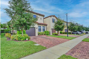 4937 NW 55th Pl, Tamarac, FL 33319, Sold 09/17/21