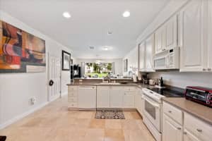 1173 Pinewood Lake Ct, Greenacres, FL 33415, Sold 11/01/21