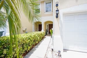1153 Pinewood Lake Ct, Greenacres, FL 33415, Sold 10/15/21