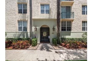 630 S Sapodilla Ave, West Palm Beach, FL 33401, Sold 08/13/21