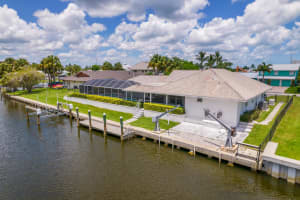 15 Castle Ct, Fort Pierce, FL 34949, Sold 09/23/21