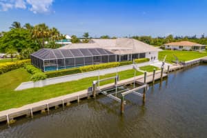 15 Castle Ct, Fort Pierce, FL 34949, Sold 09/23/21