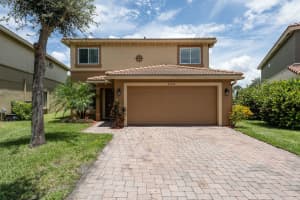 4904 SE Duval Dr, Stuart, FL 34997, Sold 10/08/21