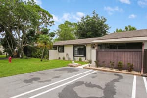 85 Conaskonk Cir, Royal Palm Beach, FL 33411, Sold 09/28/21