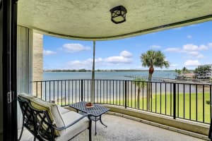 8200 Lakeshore Dr, Hypoluxo, FL 33462, Sold 09/09/21
